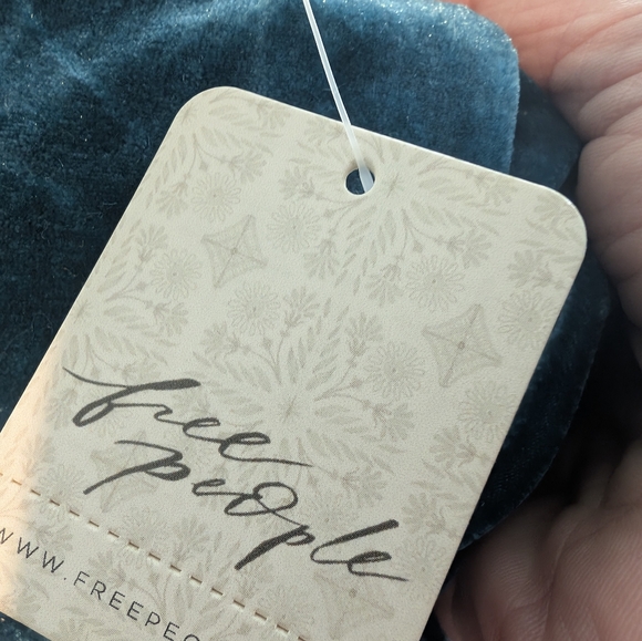 💘 𝅺Free People NWT Terese Velvet Smocked Top Turquoise Size S - Picture 10 of 10